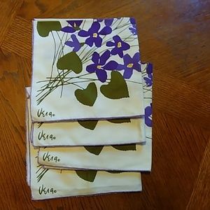VERA set of four fabric napkins. NWOT